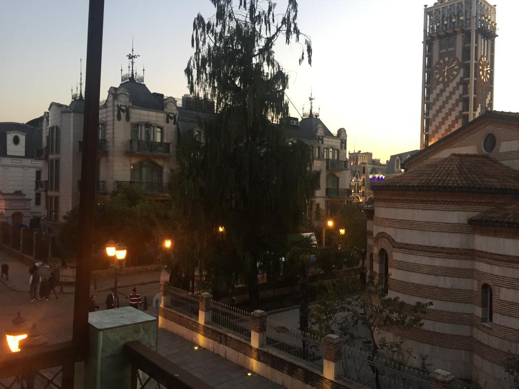 Apartment On Zviad Gamsakhurdia 21 Batumi Exterior photo